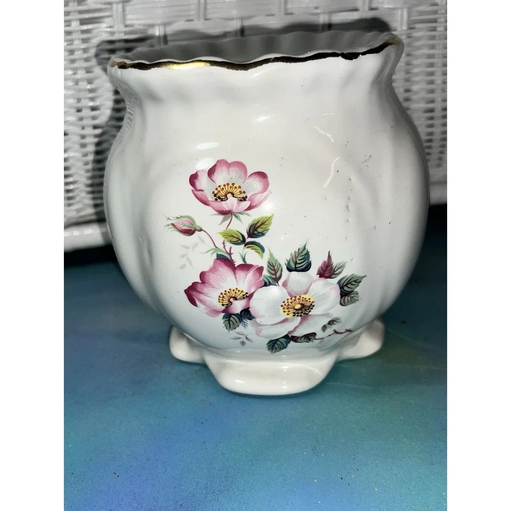 House of Webster Briar Rose HWE1 Ceramic‎ Round Canister Gold Trim